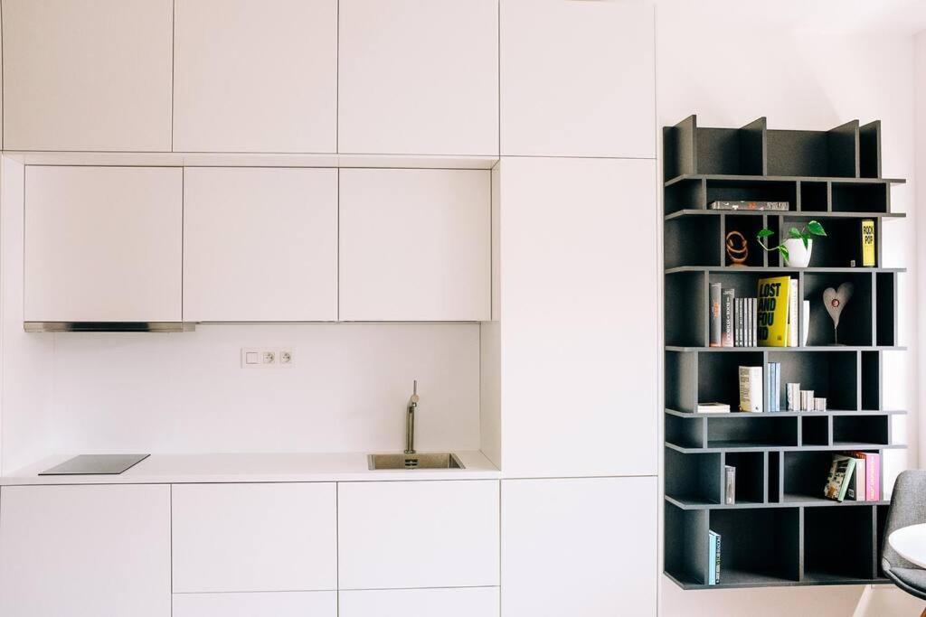 New Studio In Quiet Part Of The City Center Bratislava Extérieur photo