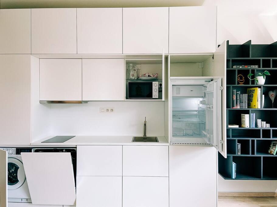 New Studio In Quiet Part Of The City Center Bratislava Extérieur photo