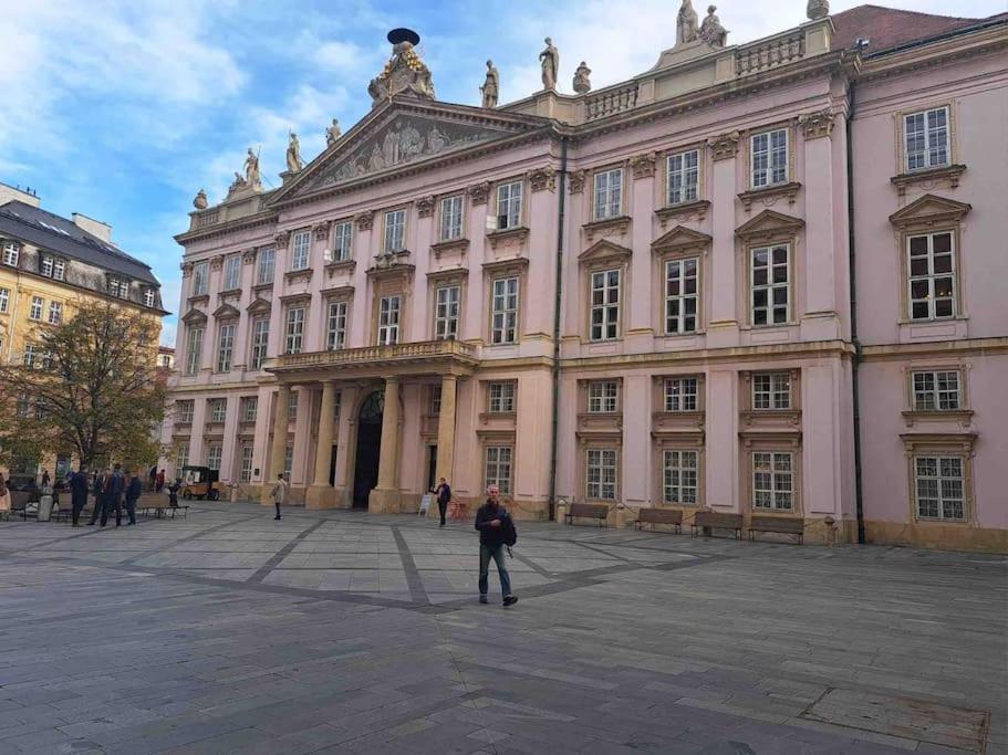 New Studio In Quiet Part Of The City Center Bratislava Extérieur photo