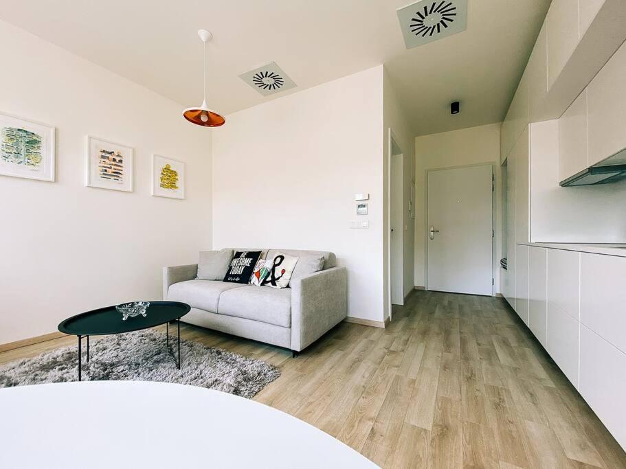 New Studio In Quiet Part Of The City Center Bratislava Extérieur photo